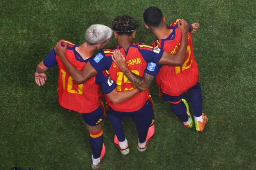 España vence 4-0 contra Arabia Saudí en su primera victoria en el Mundial