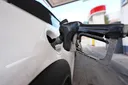 Дизелот поскапува за 5,50 денари, бензините за 1,50 денари