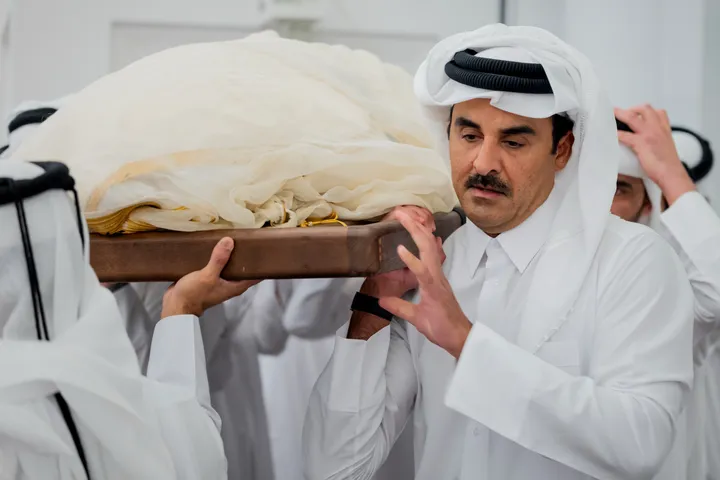 Dalalka Carabta oo ka Tacsiyeeyey Geerida Amiirkii Hore ee Qatar, Kuna Dhawaaqay Baroordiiq Qaran
