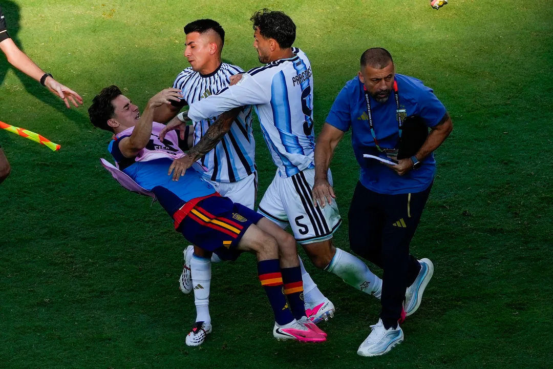 FIFA fordert Stellungnahmen zu Vorfällen nach WM-Finale an