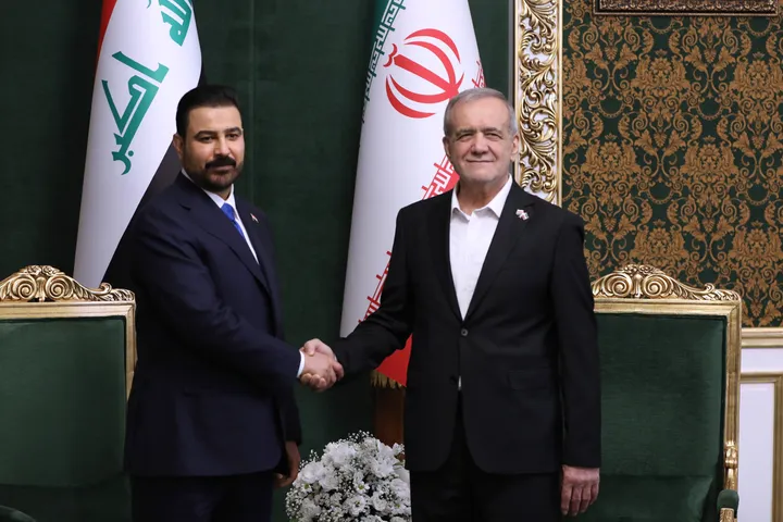 العراق وإيران يتفقان على وثيقة استراتيجية لتوسيع التعاون ويرفضان التدخلات الخارجية