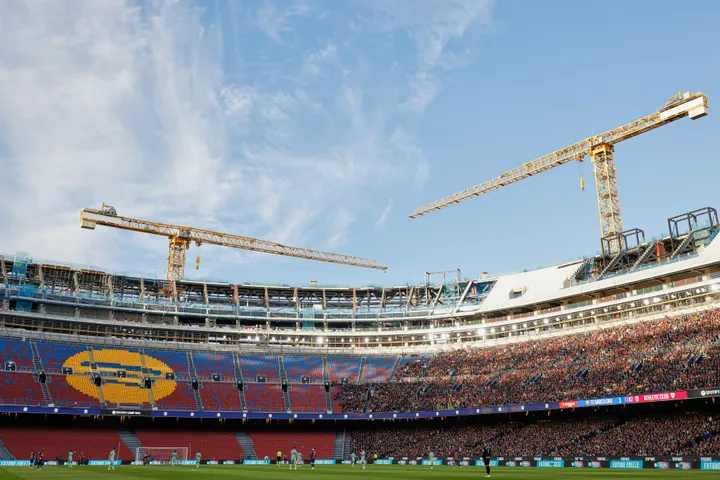 Barcelona ta miƙa ƙoƙon-bara wajen masu zuba jari don neman kuɗin gyaran filin wasa