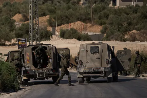 الاحتلال الإسرائيلي يعتقل فلسطينيين ويصيب آخرين في الضفة الغربية.. ومستوطنون يقتحمون غربي نابلس