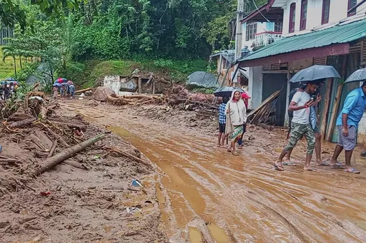 At least 6 killed, one missing after floods and landslides hit Sri Lanka