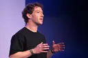 Zuckerberg distances Meta from AI slowdown calls