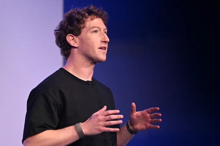 Zuckerberg distances Meta from AI slowdown calls