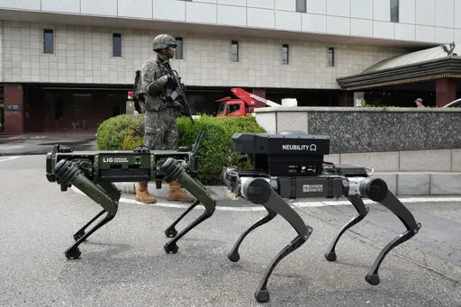 한국군, 위험 임무 수행 로봇 훈련을 위한 군 최초 AI 거점 개소