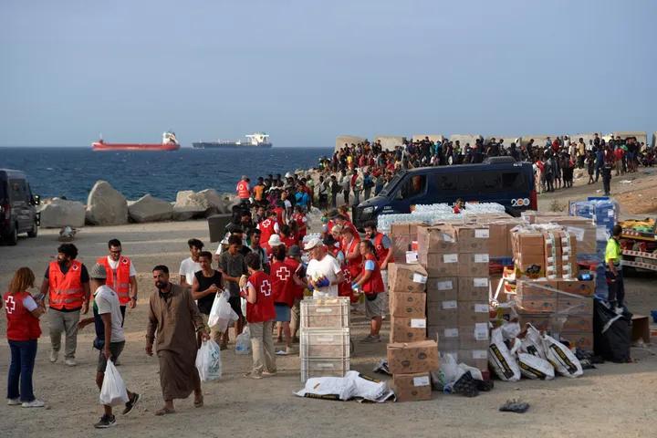 Spanja kërkon nga BE-ja fonde emergjente për situatën e migracionit në Ceuta