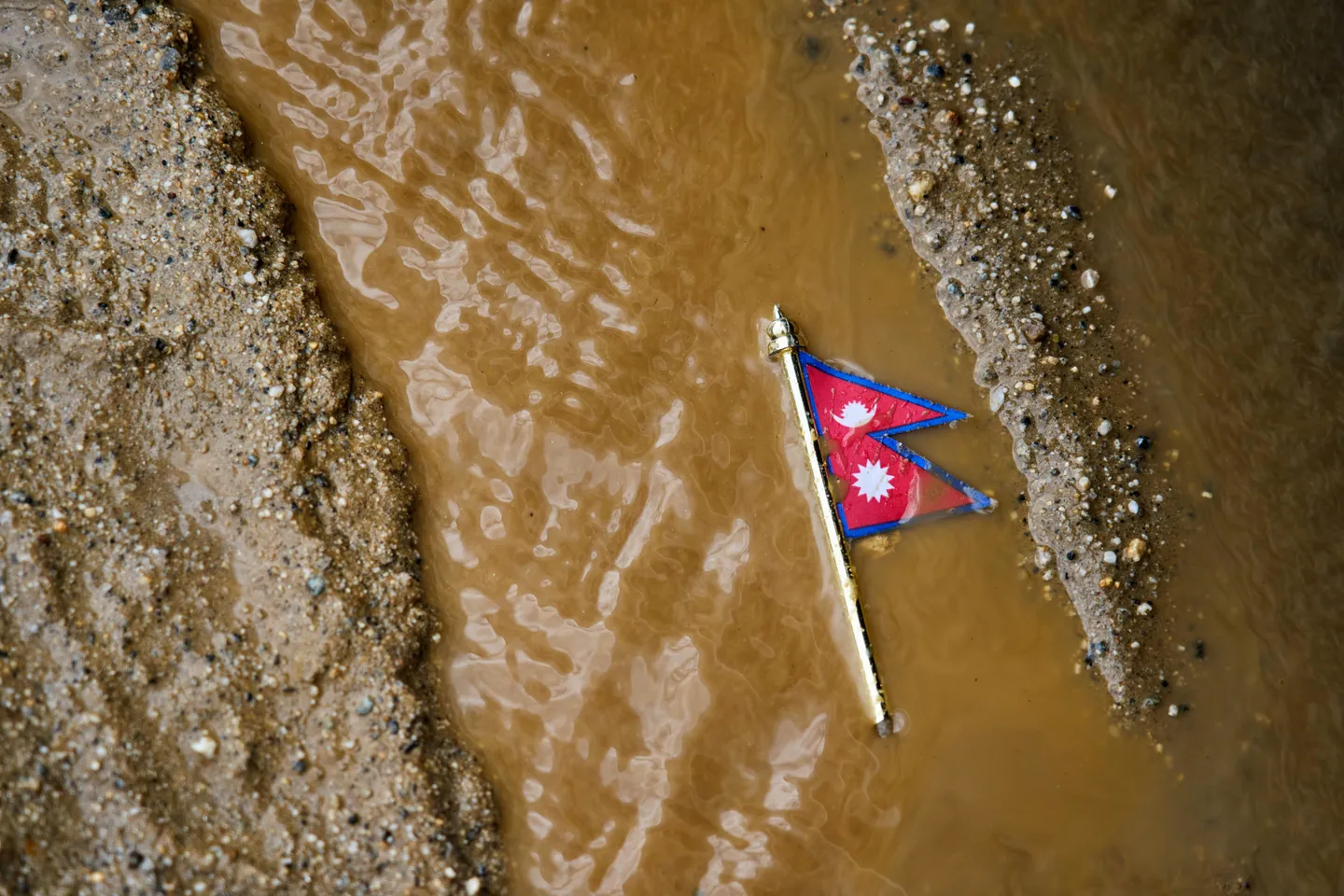 Nepal flood death toll climbs past 900 as rescue efforts enter sixth day