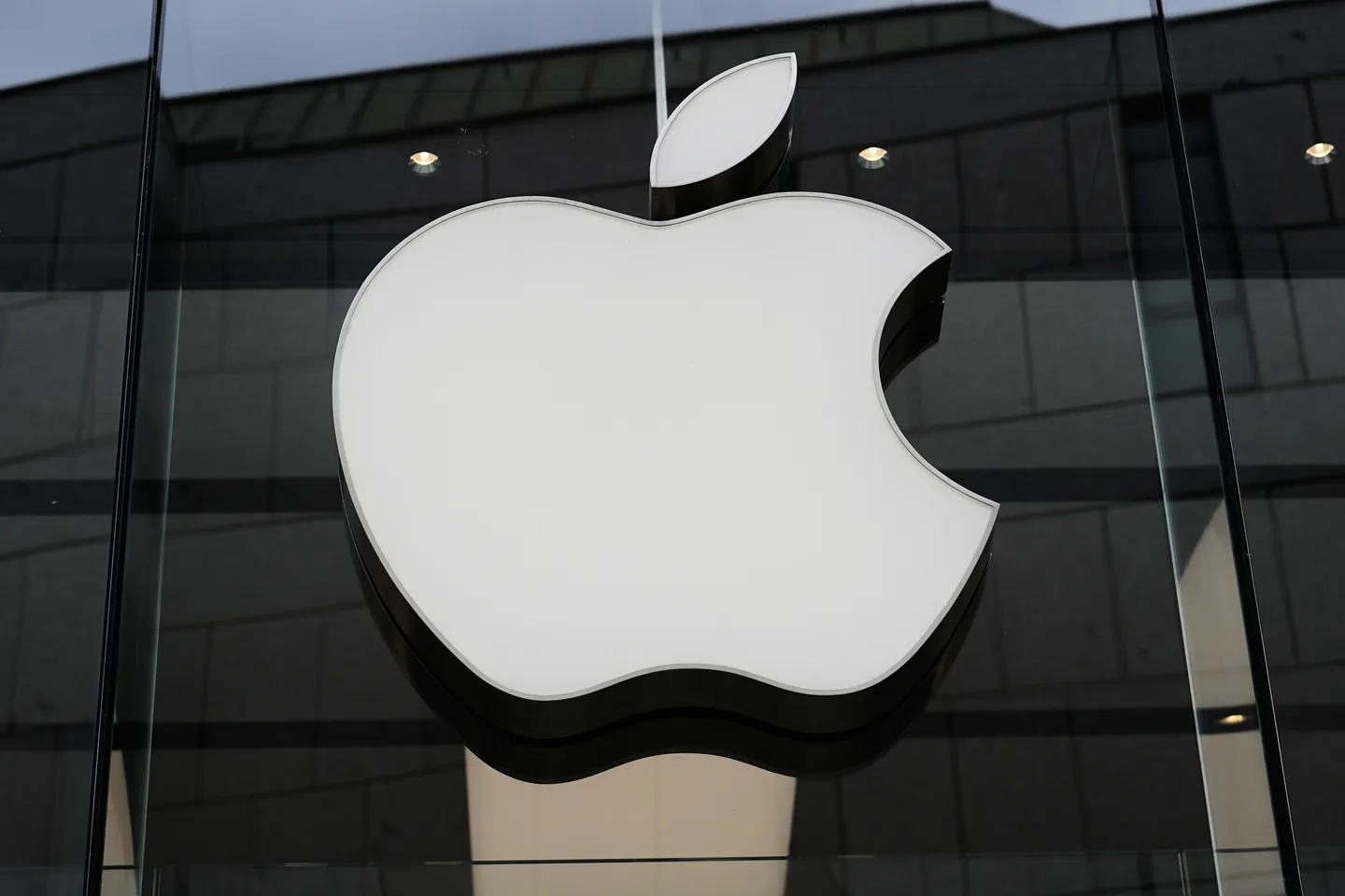 Apple e riemërton Liqenin Ontario në "Liqeni Amerika" në hartat e SHBA-së