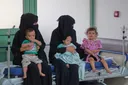 Yemen sufre grave crisis humanitaria con hospitales al límite y miles de desplazados por la escalada