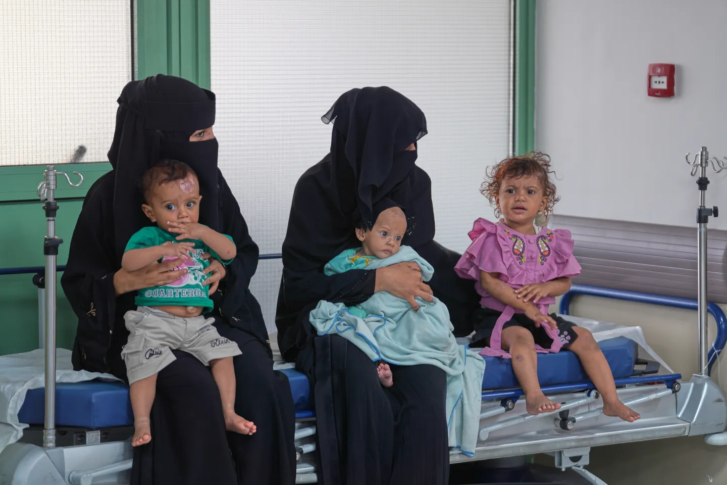 Yemen sufre grave crisis humanitaria con hospitales al límite y miles de desplazados por la escalada