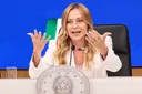 Мелони рече дека нема предвремени избори и го укина данокот за мотоцикли и голем дел од автомобилите