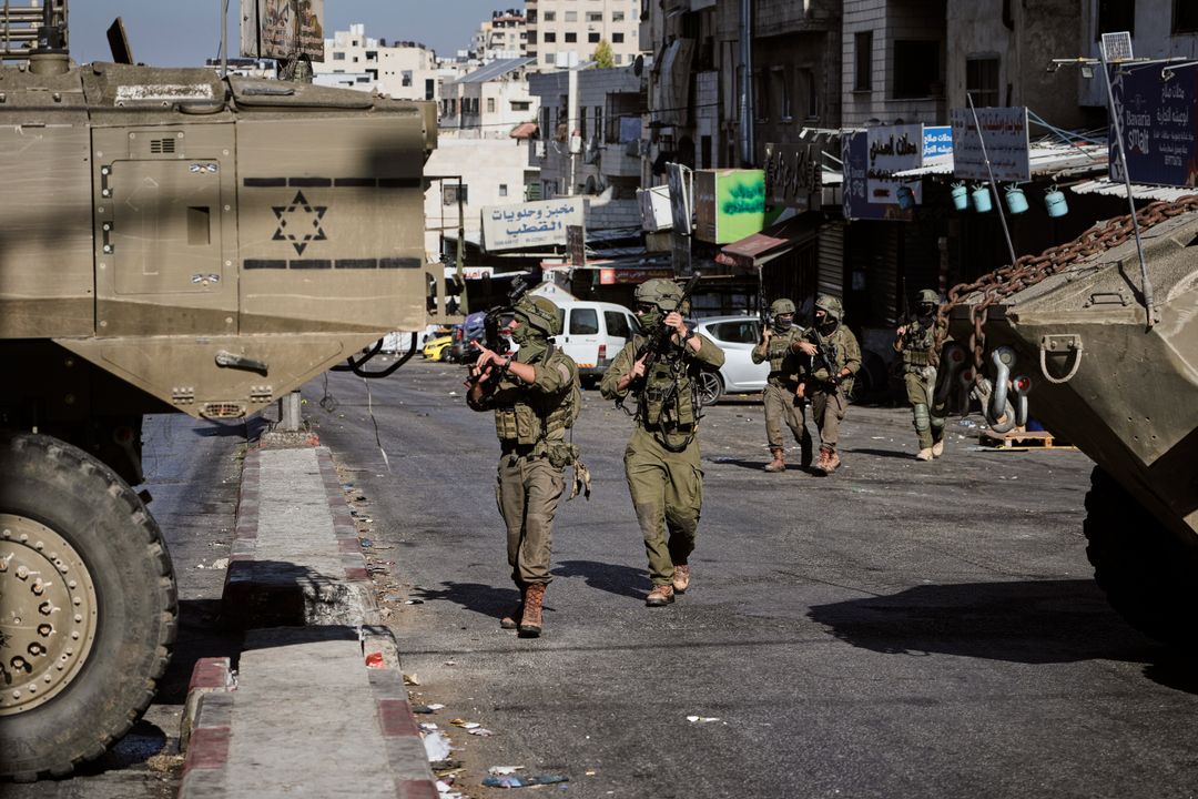 Forcat izraelite arrestojnë një gazetar dhe plagosin dy palestinezë në Bregun Perëndimor