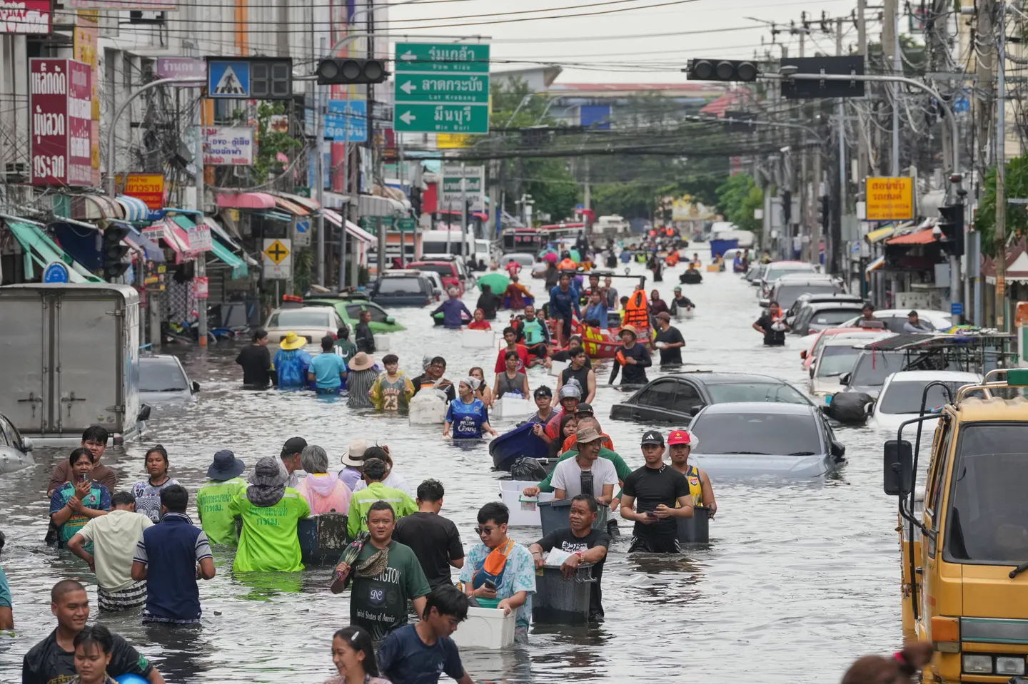 Floods kill more than 100 in Thailand and India, affect millions