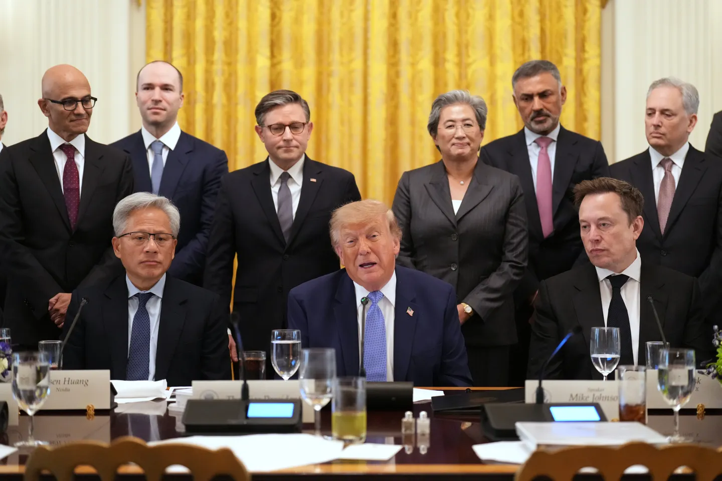 Трамп потпиша договор за безбедна вештачка интелигенција со најмоќните компании