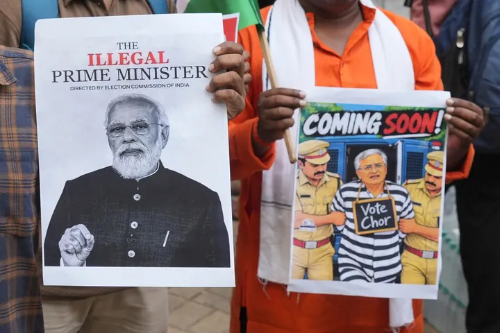 Thousands of 'cockroaches' join India protests demanding resignation of Modi's election chief