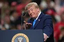 Trump califica elecciones en Brasil de “gran victoria”, mientras Lula y Bolsonaro rearman campañas