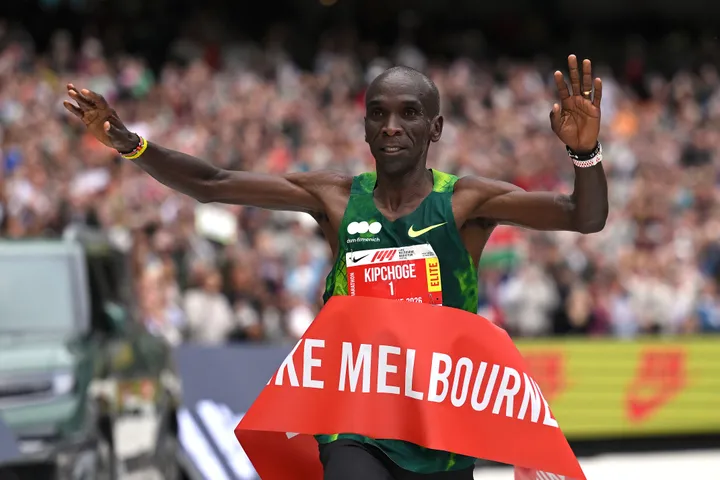 Kenya's Kipchoge wins first marathon in three years