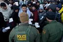د ټرمپ حکومت پلان لري چې ځیني افغان کډوال بیرته افغانستان ته ډیپورت کړي.