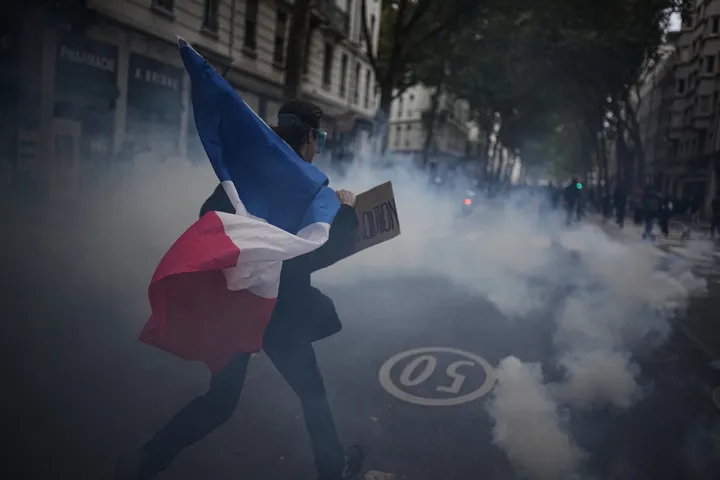Franse regering overwoog tijdens protesten sociale media en mobiel internet te blokkeren: bericht