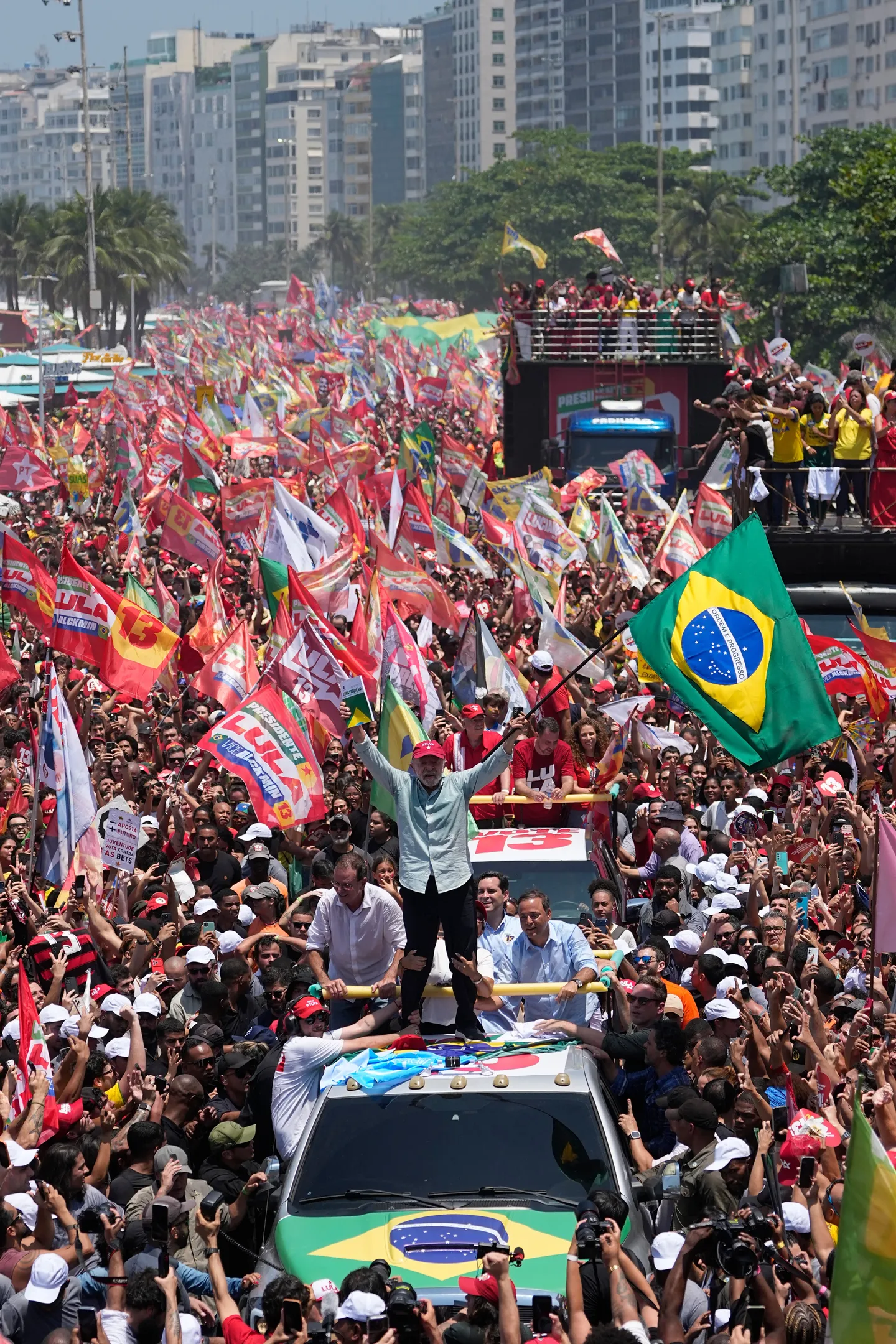 "O povo do Brasil venceu": as reações à vitória de Lula, de líderes da América Latina à Europa