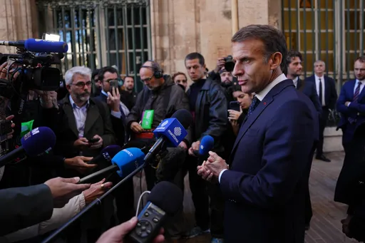 Макрон: Владата ќе објави силни мерки за смирување на протестите, следниот викенд сè уште е ризичен