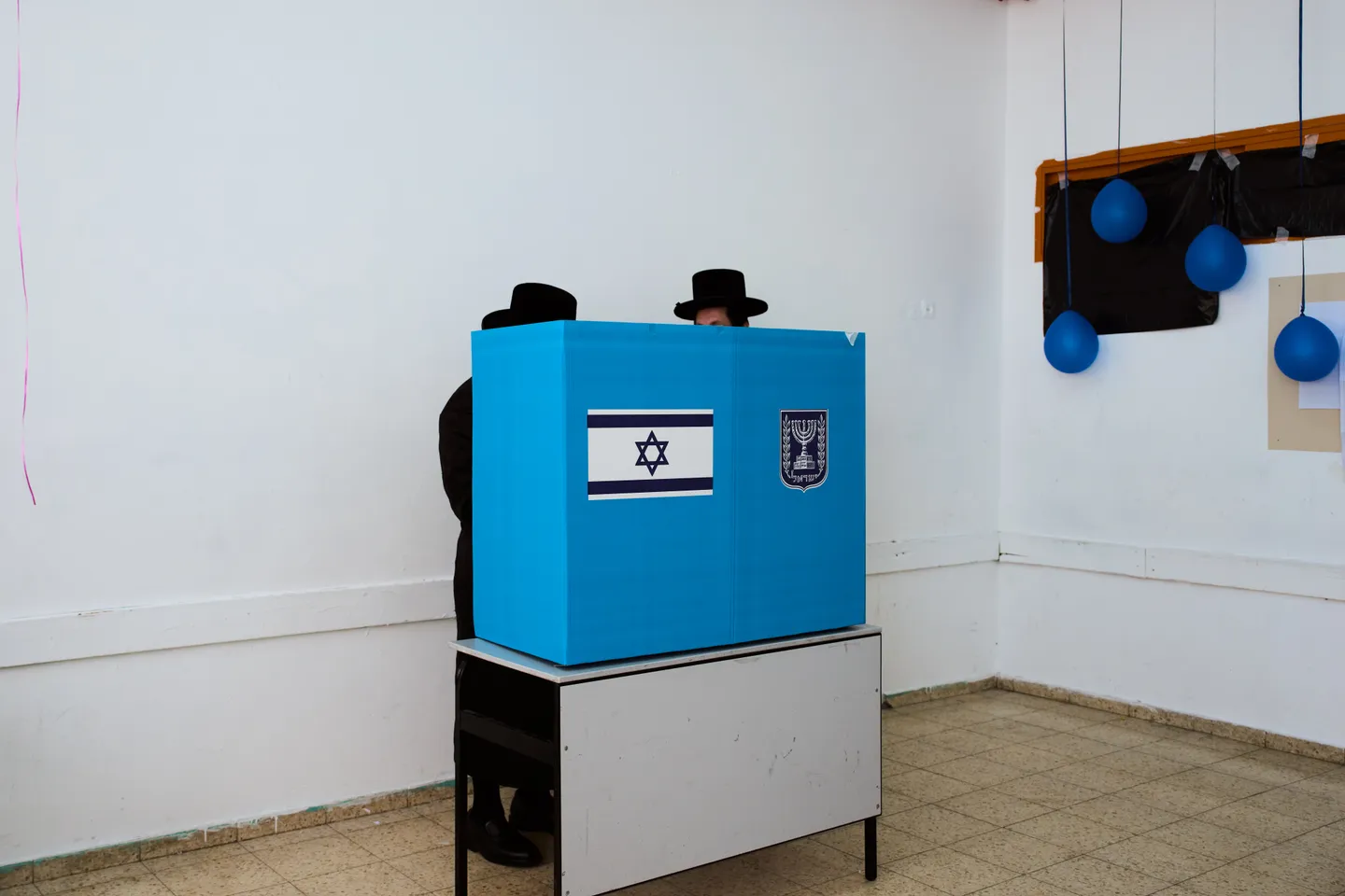 שותפיו החרדים של נתניהו אינם שוללים שיתוף פעולה עם האופוזיציה