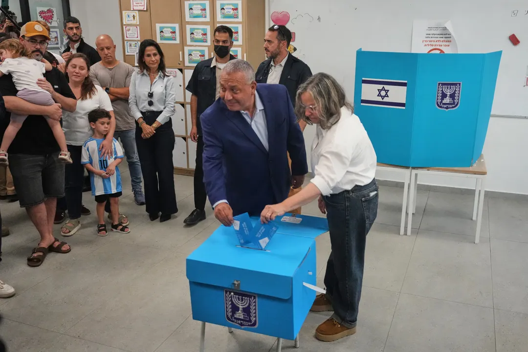 Geen duidelijke winnaar na Israëlische verkiezingen met historische opkomst