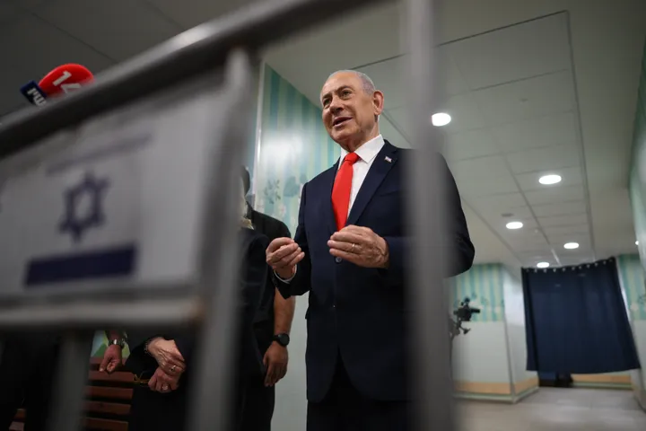 נתניהו ניסה לשכנע חרדים להצביע: שרה צעקה ברקע "אבל נמות כולנו!"