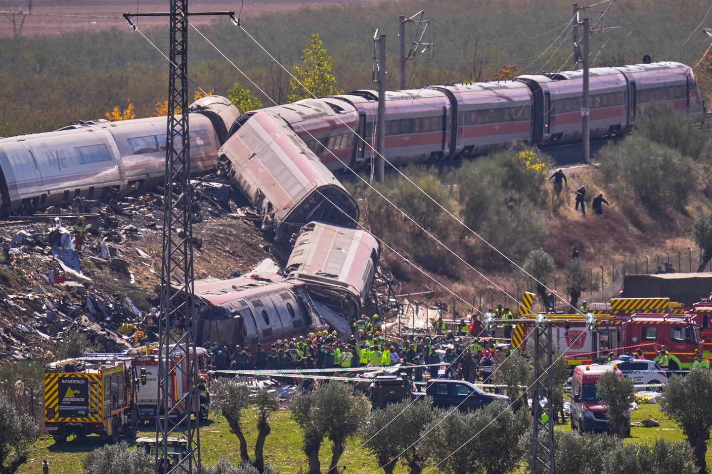 Conmoción en España por choque de trenes que dejó más de 60 muertos: qué se sabe del accidente
