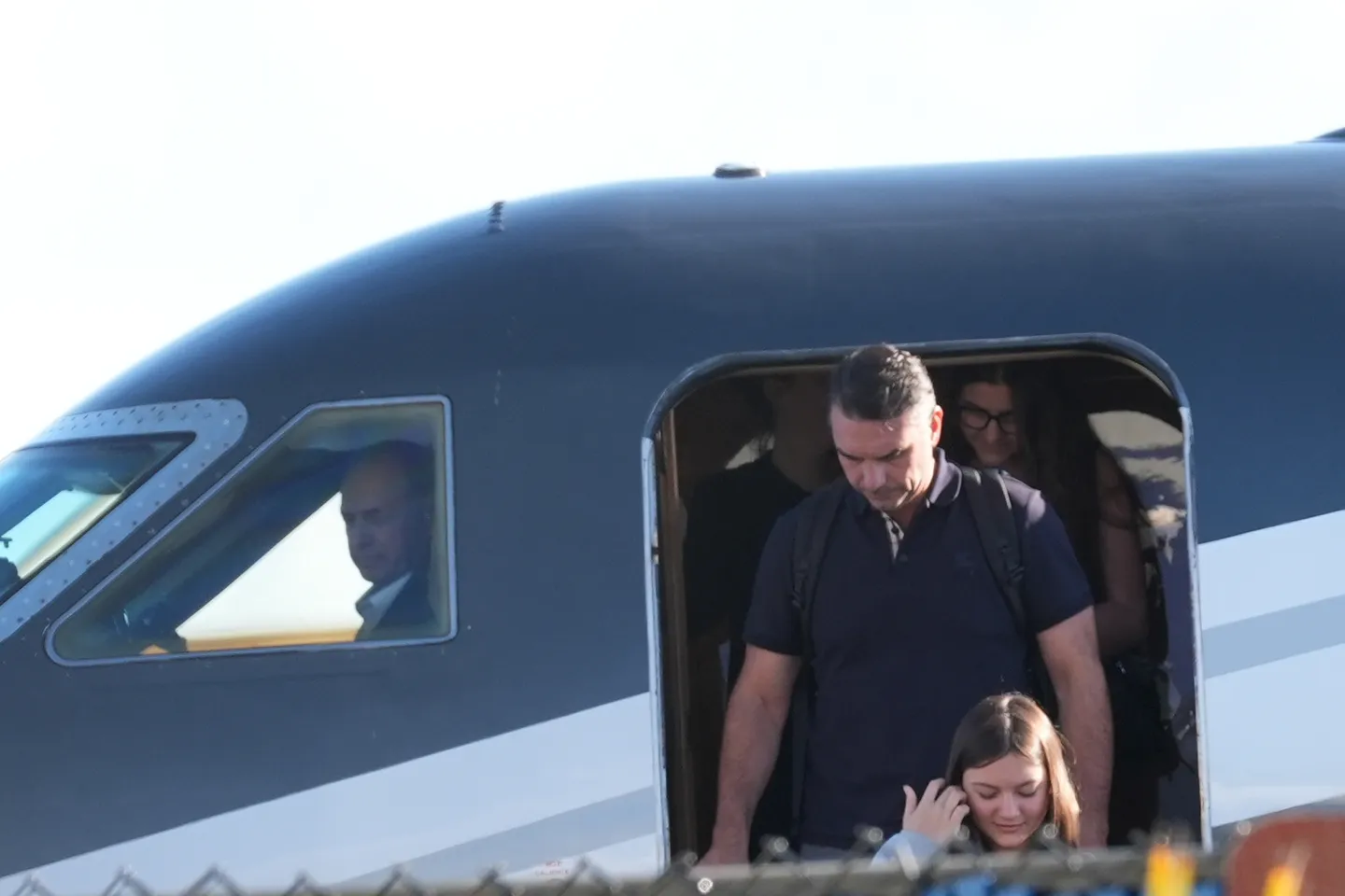 Flávio Bolsonaro chega à Florida depois de fugir do Brasil através da Argentina e do Equador