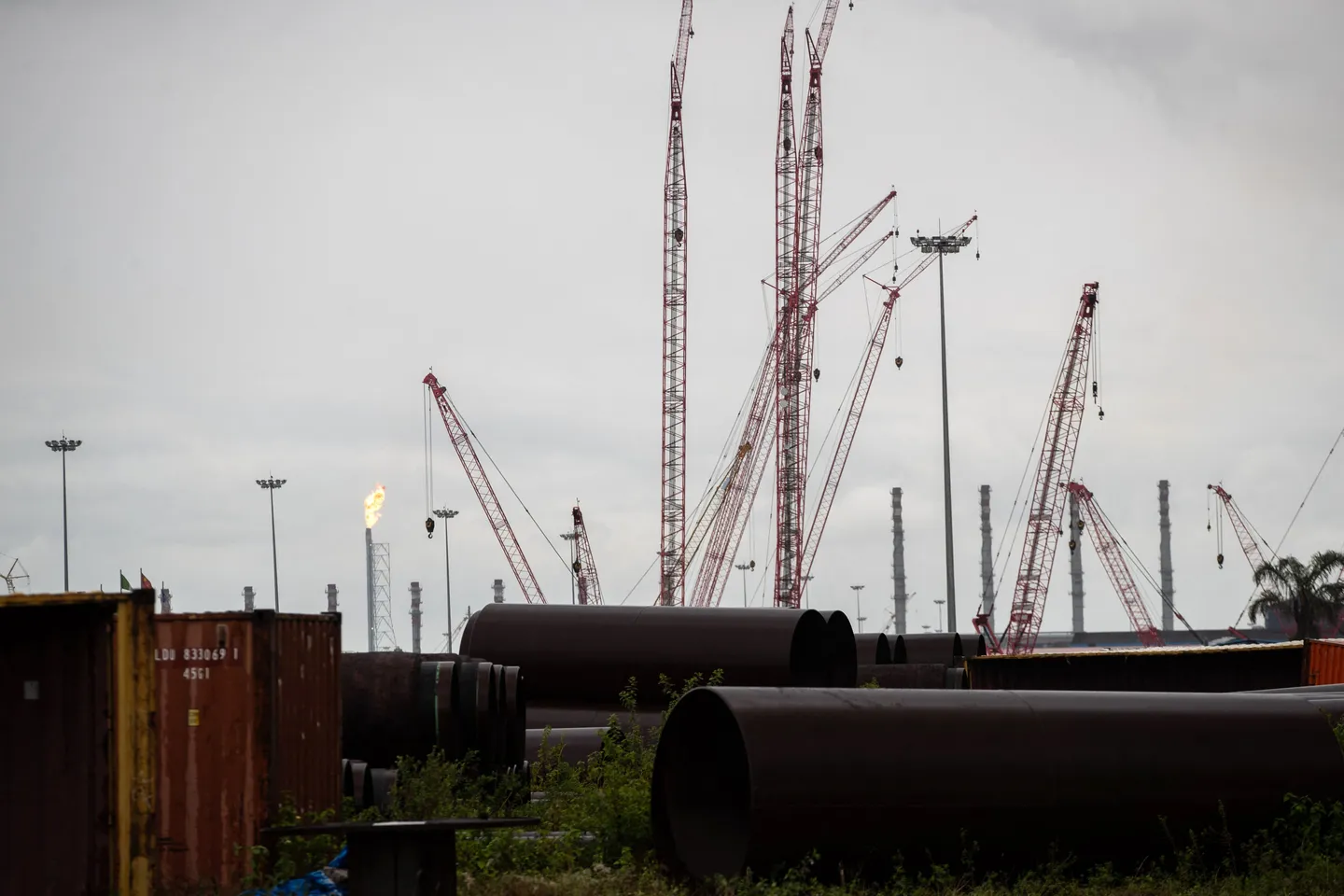 143 companies dey fight for 50 oil and gas blocks for Nigeria