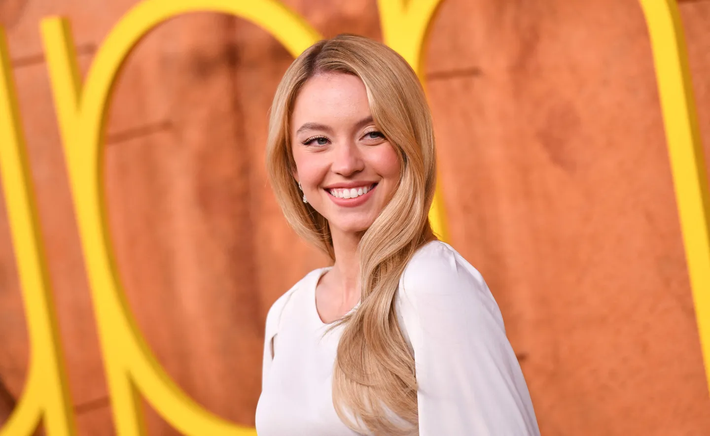 Sportlerinnen kritisieren „sexualisierte“ Werbekampagne von Sydney Sweeney