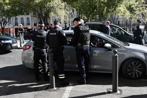 France: deux policiers en garde à vue après une agression filmée