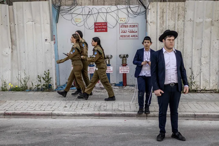 גיוס נשים ליחידות קומנדו: צבא הכיבוש מעמיק את השסע מול המגזר החרדי