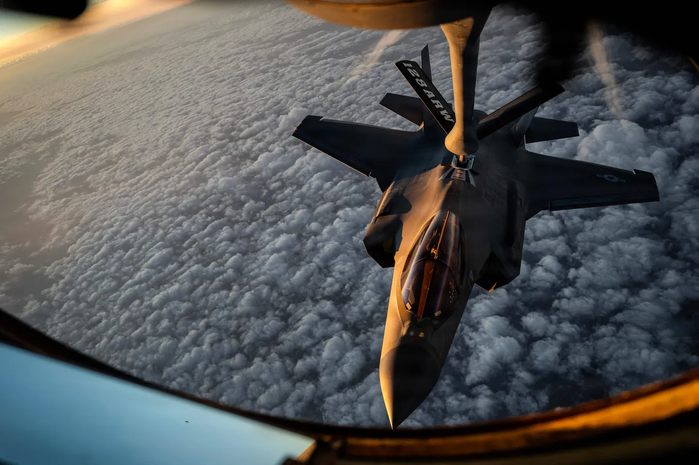 Pentagon and Lockheed announce deal for 850 F-35 jets over 10 years