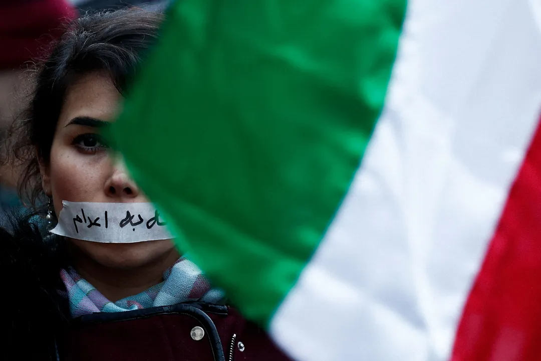 França e mais 25 países condenam as execuções de manifestantes no Irão