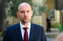 Франција го обвини Иран за притворање на персоналот на амбасадата во Техеран