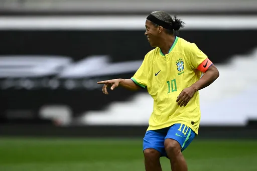 Ronaldinho sort de sa retraite et signe à Ravenna FC, club de Serie C, à 46 ans