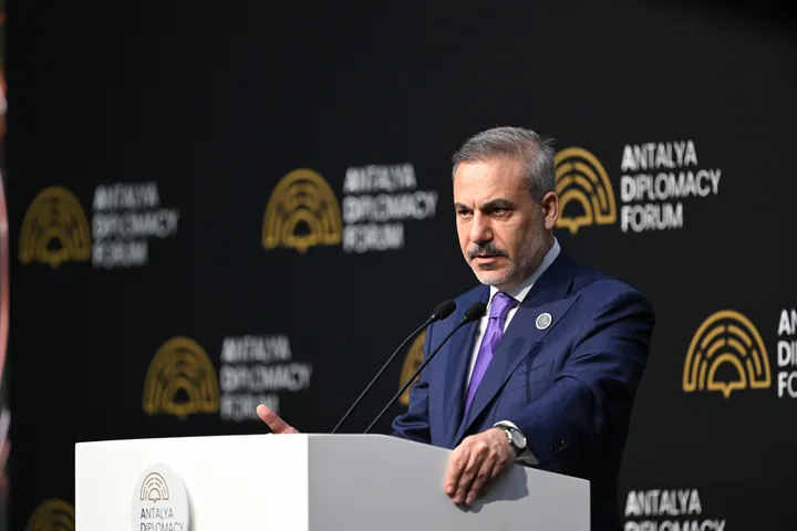 Europa auf Distanz – Türkiye als neuer Knotenpunkt der Diplomatie?