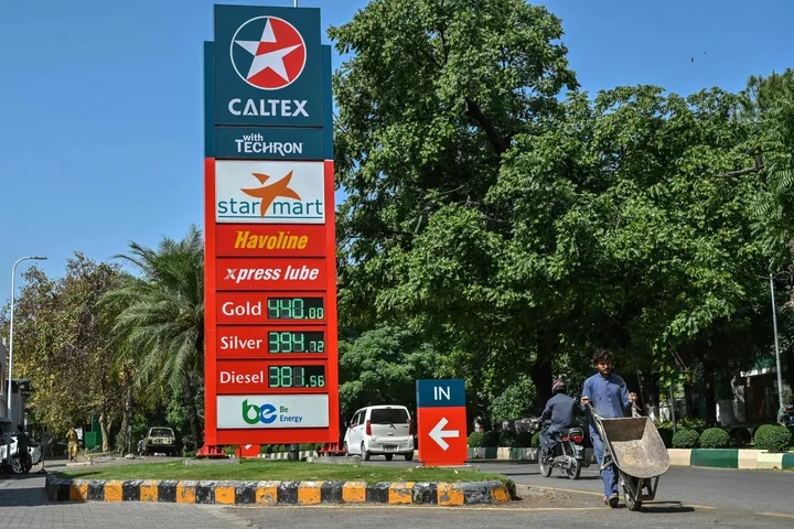 Pakistan announces austerity measures as Gulf conflict drives up fuel prices