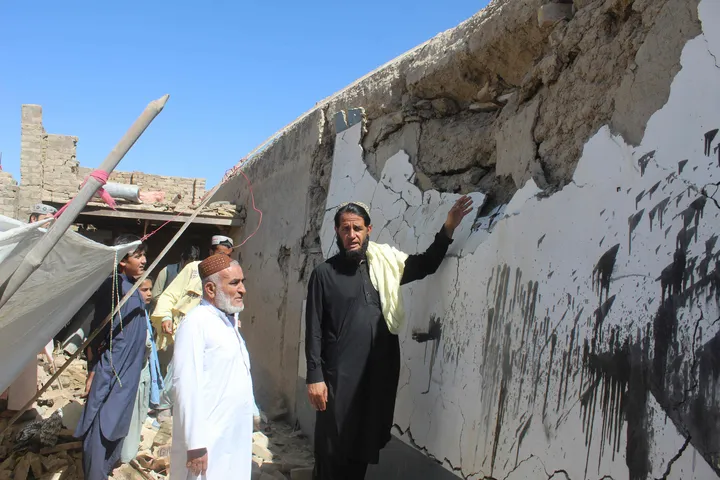 په افغانستان کې د پاکستان په هوايي بریدونو کې لږ تر لږه ۱۳ کسان وژل شوي دي