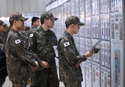 한국 육군, 병력 자원 감소 속에 인공지능과 로봇공학 도입 추진