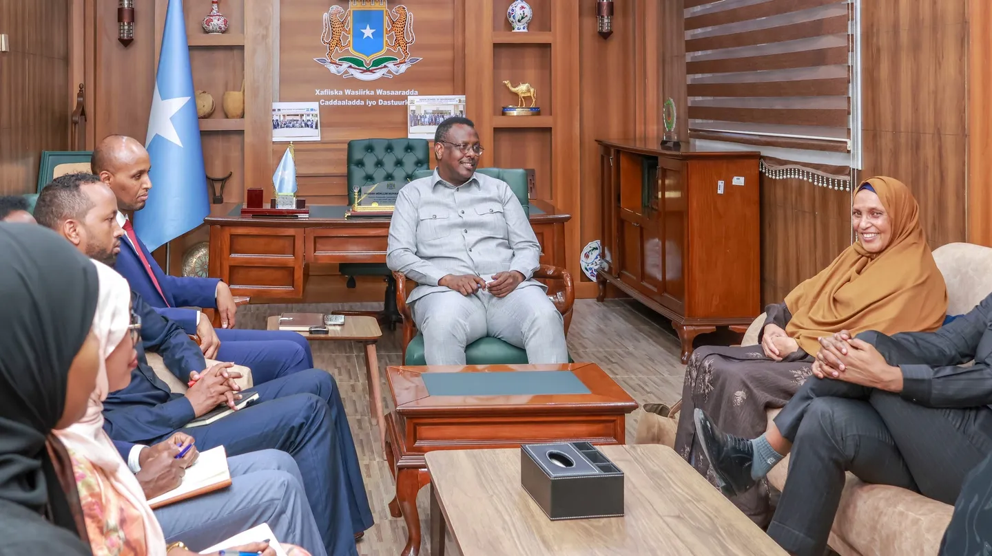 Wasaaradda Cadaaladda XFS iyo Guddiga Xuquuqul Insaanka oo ku heshiiyay xoojinta kormeerka xabsiyada