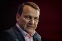 Sikorski: Polska ma dobre relacje z USA; wyjaśniana jest decyzja o obecności amerykańskich żołnierzy
