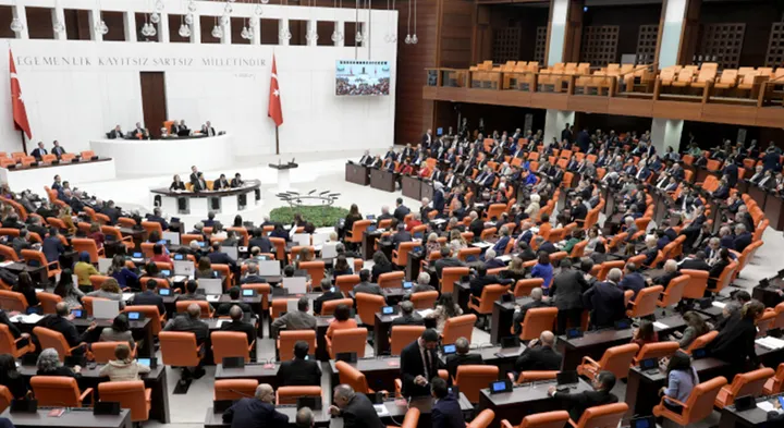 Baarlamaanka Turkiga oo ansixiyay heshiiska taageerada deeqda Soomaaliya