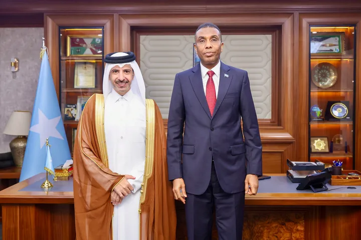 Ra’iisul Wasaare Xamza oo La Kulmay Danjiraha Qatar si loo Xoojiyo Iskaashiga Labada Dal