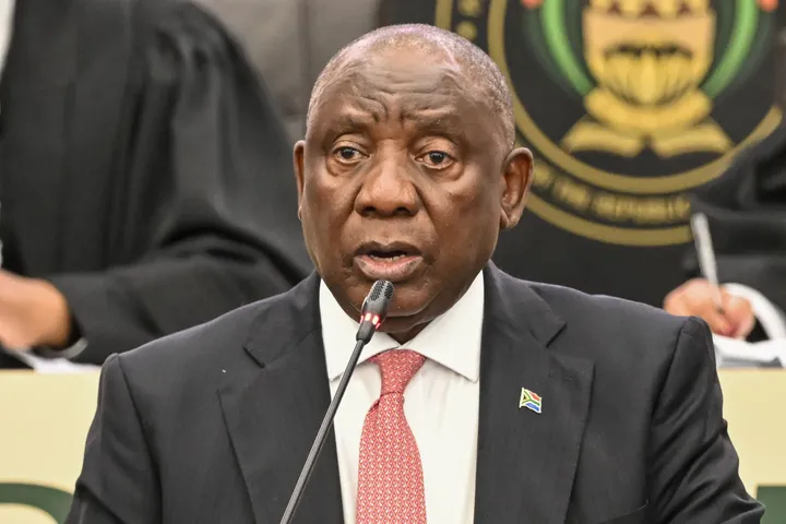 Afrique du Sud: Ramaphosa obtient la suspension de la procédure de destitution liée au "Farmgate"