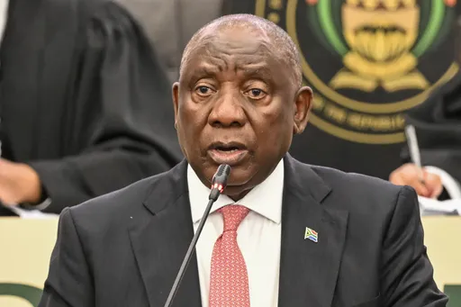 Afrique du Sud: Ramaphosa obtient la suspension de la procédure de destitution liée au "Farmgate"